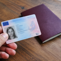 Де в ЄС найпростіше отримати посвідку на проживання