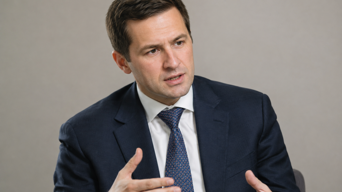 Банкір Глобус Банку Тарас Лєсовий