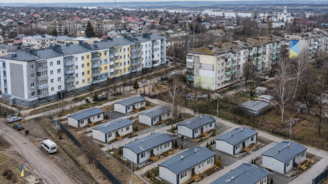 Минрегион и МОМ расширят жилищную поддержку переселенцев и общин