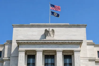 ФРС США залишила цільовий діапазон ставки на рівні 3,75−4%
