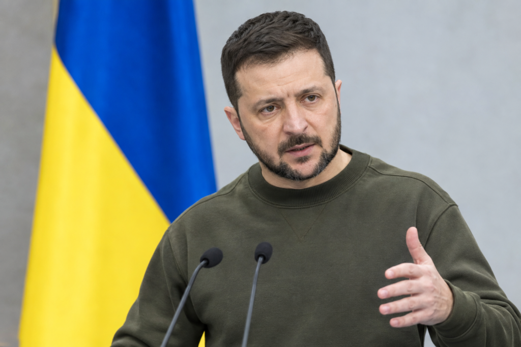 Володимир Зеленський під час спілкування з журналістами