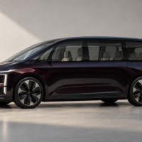 Renault E-Space мінівен з запасом ходу до 750 км