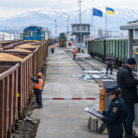 Перевезення зерна через західні кордони зросли до 336 вагонів
