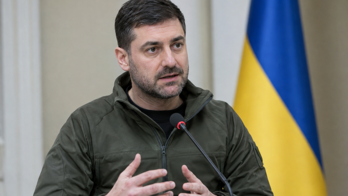 Уповноважений під час брифінгу