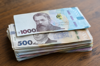 Банкноти 500 грн і 1000 грн домінують в обігу