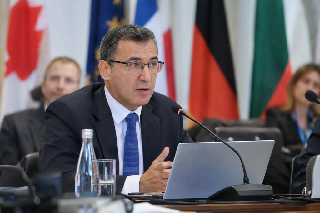 minister speaking at finance conference