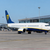 Ryanair закрывает стойки регистрации и сдачи багажа за 60 минут с 10 ноября