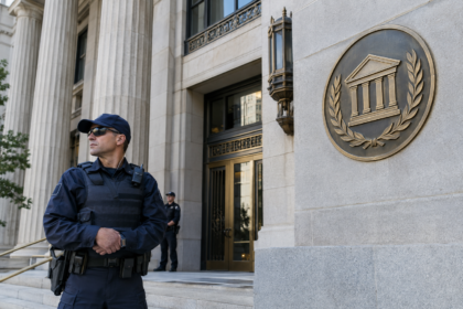 НБУ спростував інформацію про відставку голови Андрія Пишного